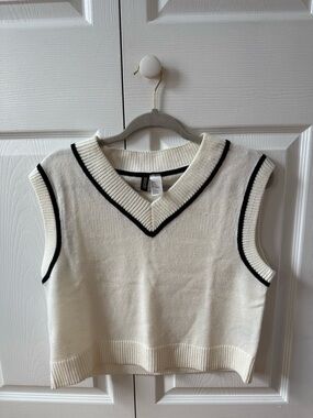 H&M Classic Cream V-Neck Sweater Vest with Black Trim